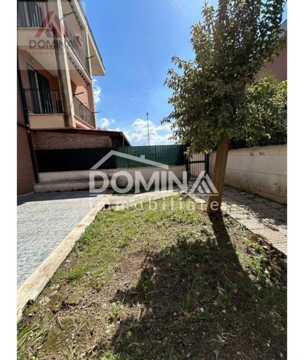 appartamento in vendita a Roma in zona Castelverde