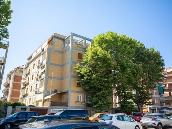 appartamento in vendita a Roma in zona Ostia