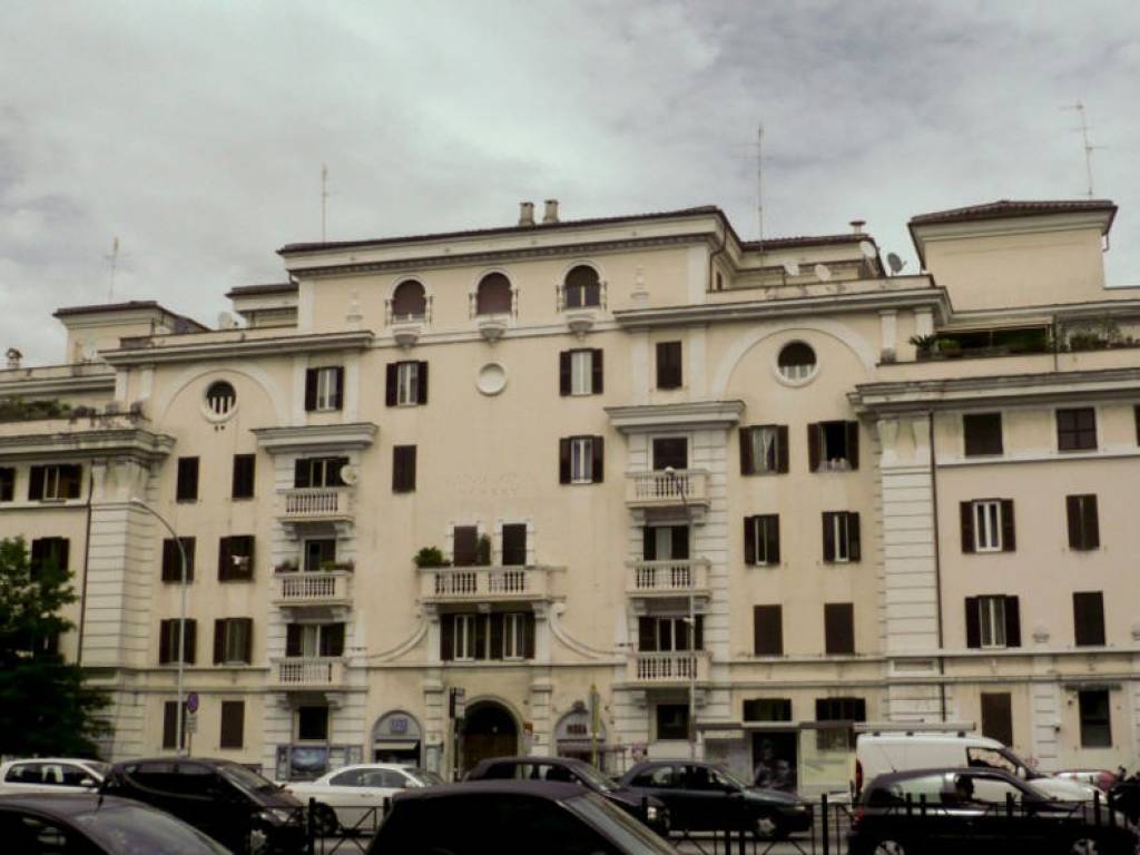 appartamento in vendita a Roma in zona Appio Latino