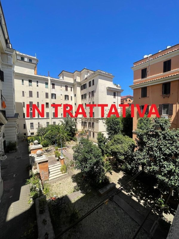 appartamento in vendita a Roma in zona Appio Latino