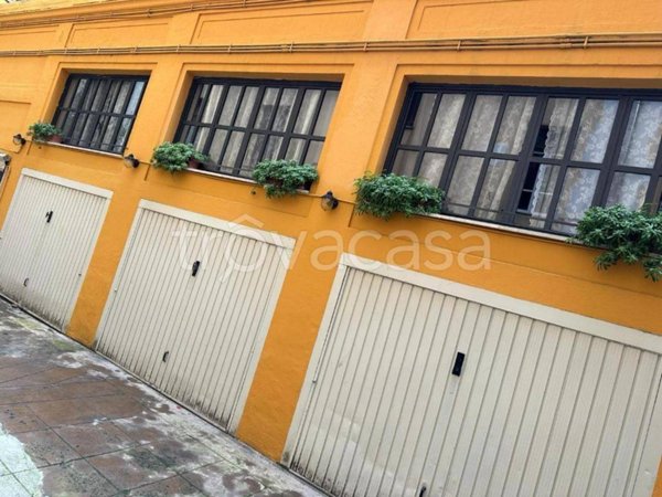 negozio in vendita a Roma in zona Appio Latino