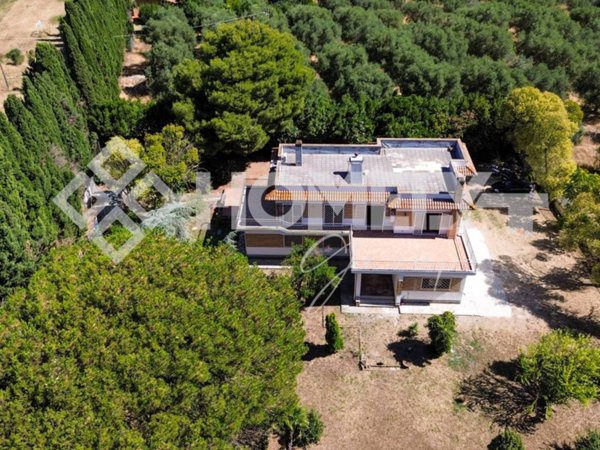 casa indipendente in vendita a Roma in zona Ardeatino