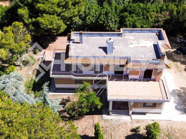 casa indipendente in vendita a Roma in zona Spregamore