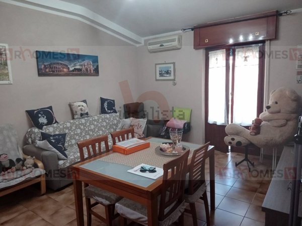 appartamento in vendita a Roma in zona Torre Angela