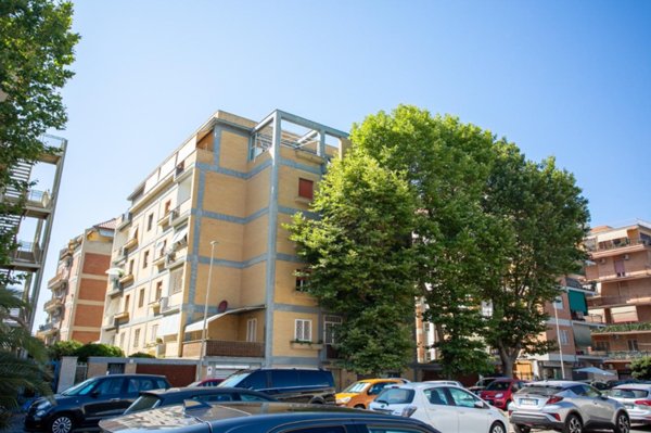 appartamento in vendita a Roma in zona Ostia