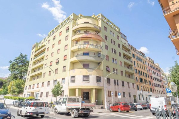 appartamento in vendita a Roma in zona Appio Latino