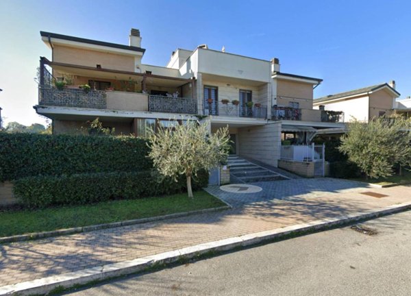 appartamento in vendita a Roma in zona Appio Claudio