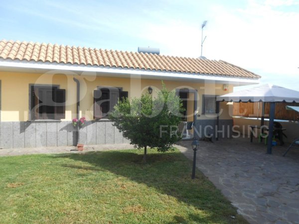 casa indipendente in vendita a Roma in zona Castelverde