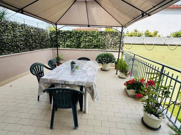 appartamento in vendita a Roma in zona Dragona/Bagnoletto