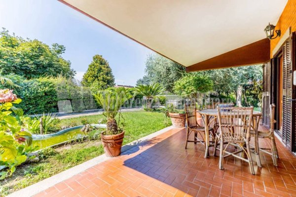 casa indipendente in vendita a Roma in zona Casal Morena