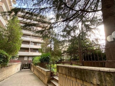 appartamento in vendita a Roma in zona EUR