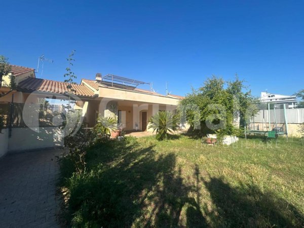 casa indipendente in vendita a Roma in zona Casal Morena
