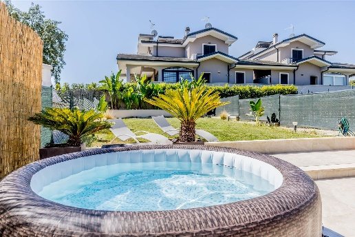 casa indipendente in vendita a Roma in zona Primavalle