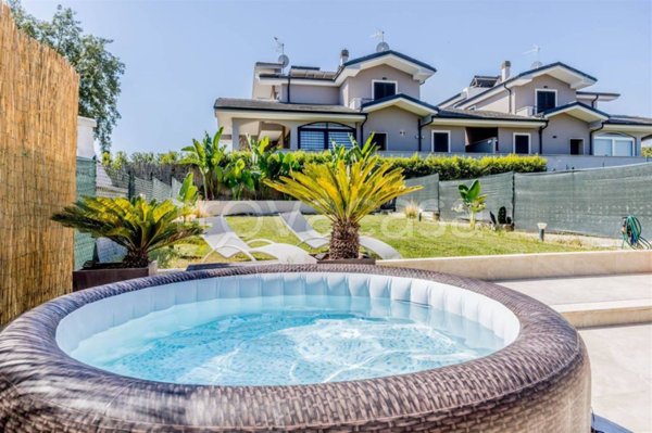 casa indipendente in vendita a Roma in zona Primavalle