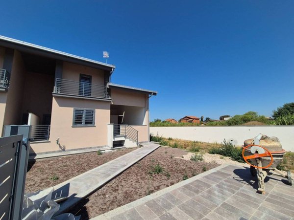 casa indipendente in vendita a Roma in zona Acilia