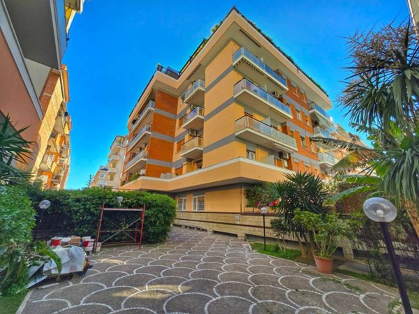 appartamento in vendita a Roma in zona Ostia