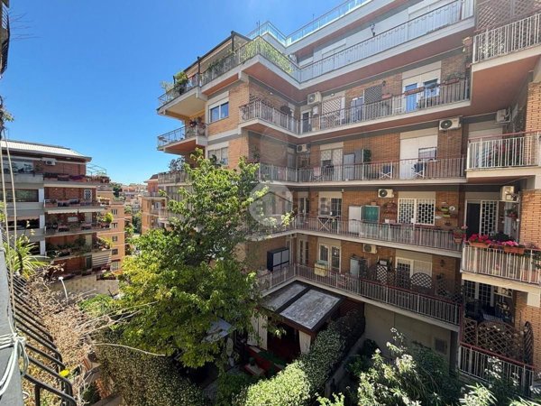 appartamento in vendita a Roma in zona Gianicolense