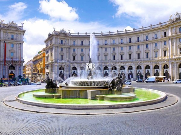 locale commerciale in vendita a Roma in zona Castro Pretorio