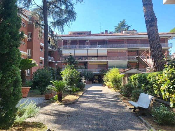 appartamento in vendita a Roma in zona Appio Claudio