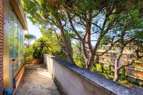 appartamento in vendita a Roma in zona Tomba di Nerone