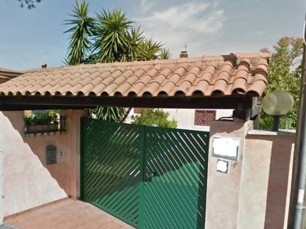casa indipendente in vendita a Roma in zona Ostia Antica