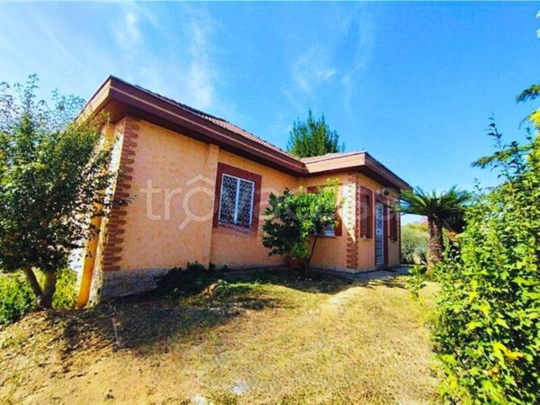 casa indipendente in vendita a Roma in zona Lunghezza