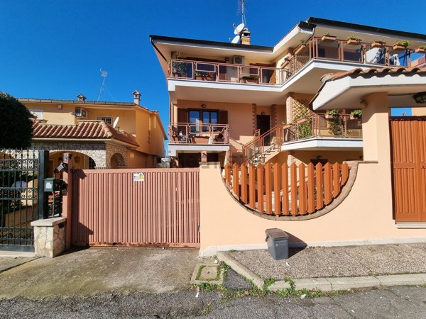 casa indipendente in vendita a Roma in zona Torrevecchia