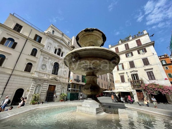 negozio in vendita a Roma in zona Celio
