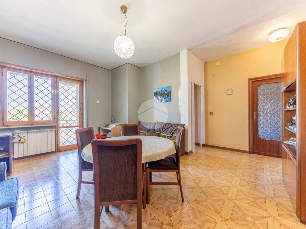 appartamento in vendita a Roma in zona Castelverde