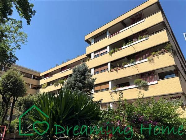 appartamento in vendita a Roma in zona Ardeatino