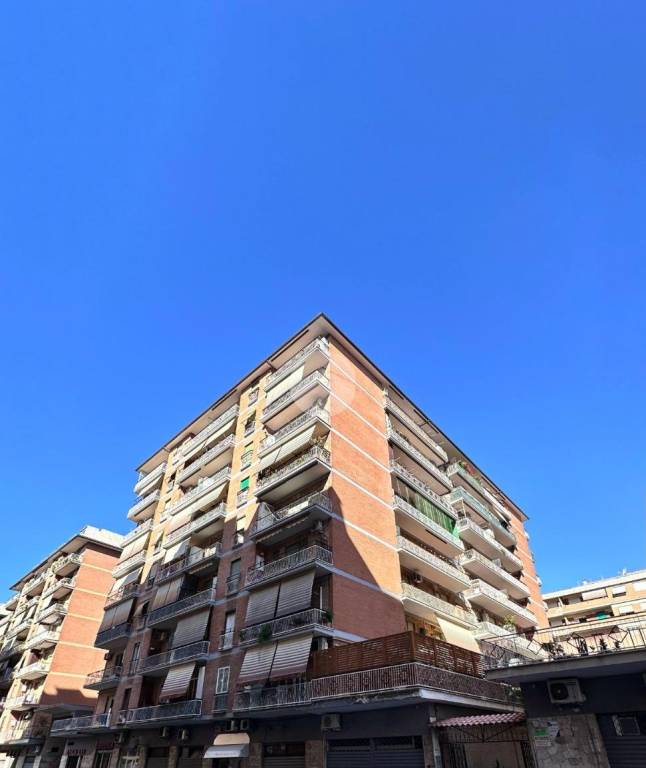 appartamento in vendita a Roma in zona Tuscolano