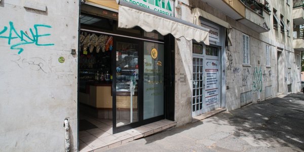 negozio in vendita a Roma in zona Monte Sacro/Talenti