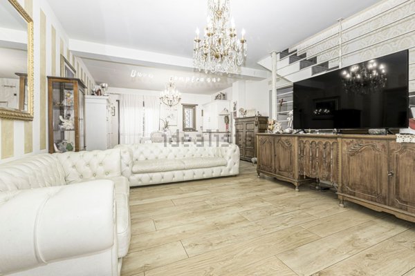 casa indipendente in vendita a Roma in zona Appio Pignatelli