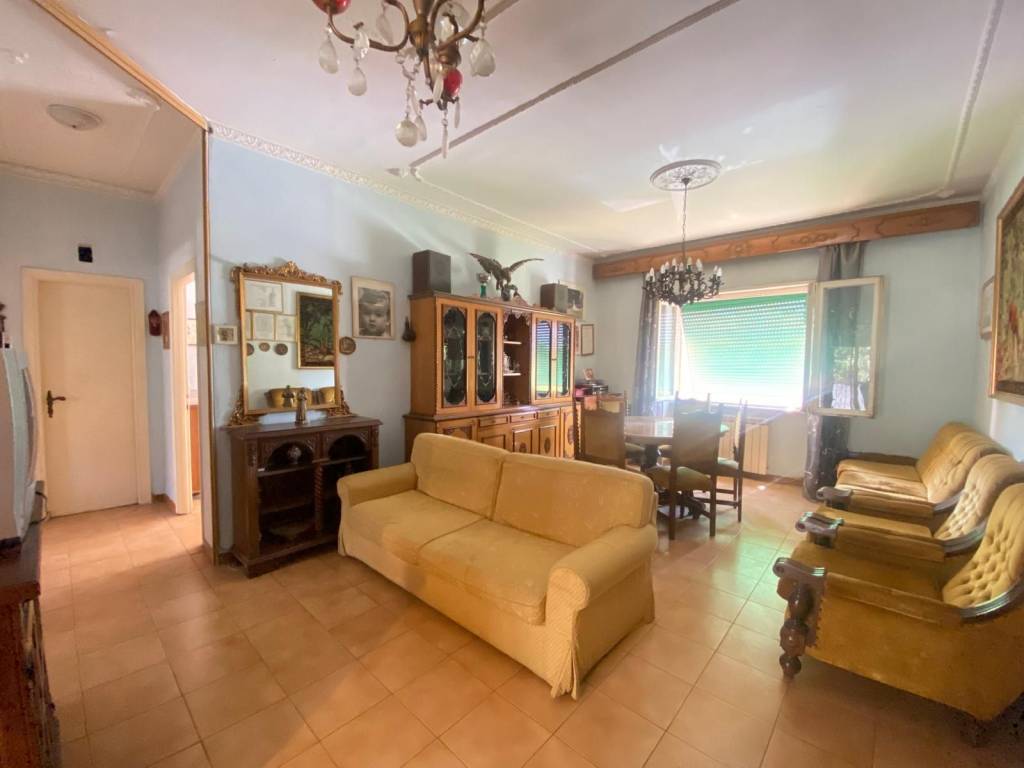 appartamento in vendita a Roma in zona Torre Spaccata