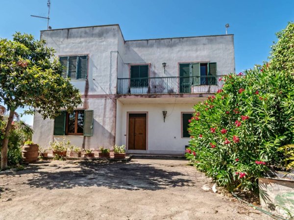 casa indipendente in vendita a Roma in zona Massimina/Casal Lumbroso