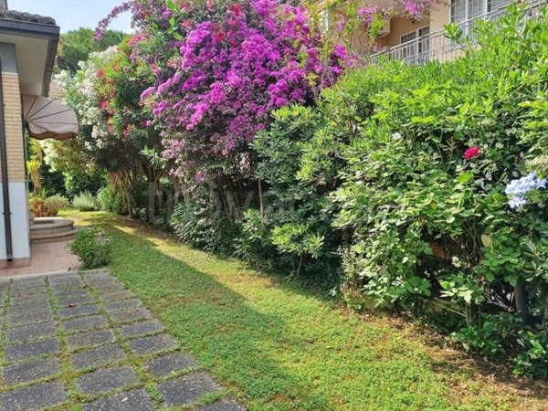 appartamento in vendita a Roma in zona Appio Claudio