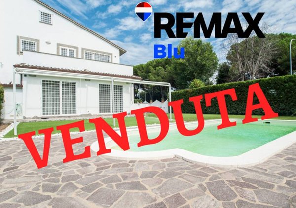 casa indipendente in vendita a Roma in zona Casal Palocco
