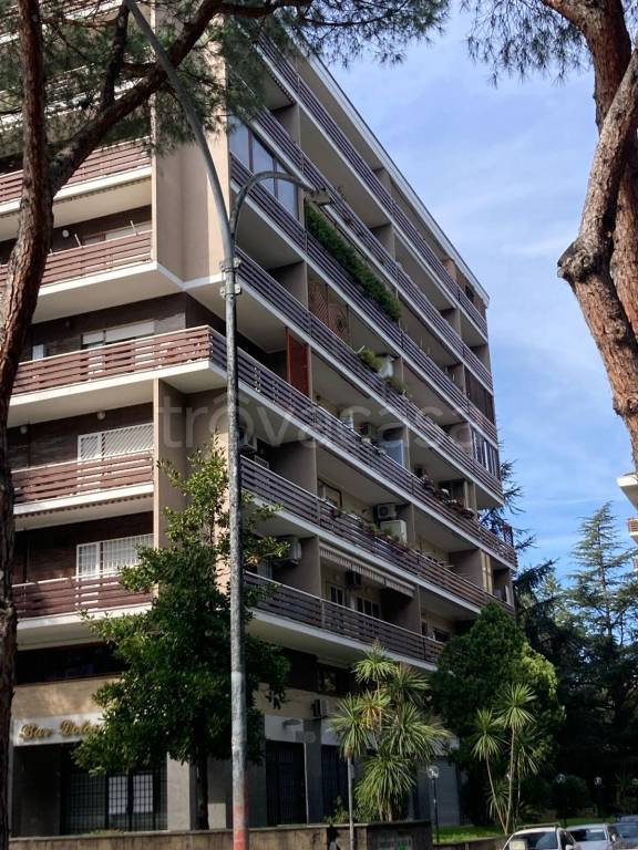 appartamento in vendita a Roma in zona Ardeatino