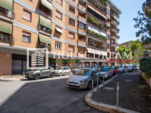 appartamento in vendita a Roma in zona Cinecittà