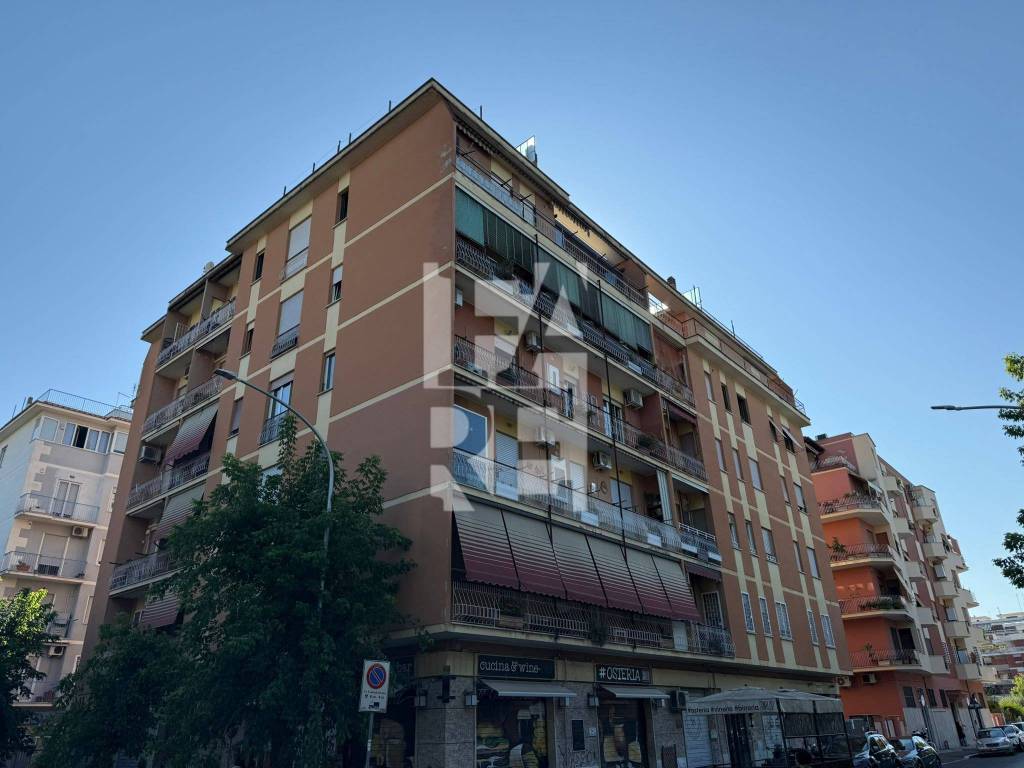 appartamento in vendita a Roma in zona Appio Claudio