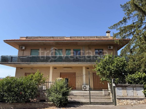 casa indipendente in vendita a Roma in zona Valle Muricana