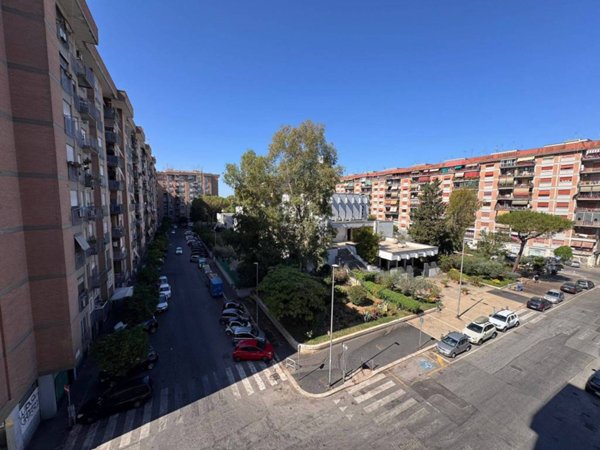 appartamento in vendita a Roma in zona Portuense