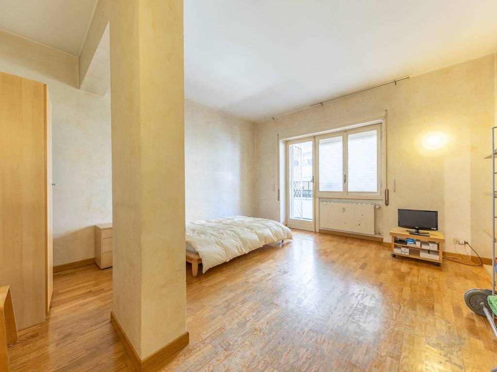 appartamento in vendita a Roma in zona Appio Latino