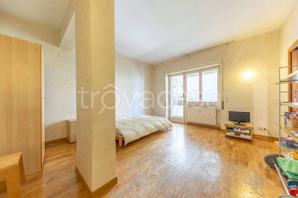 appartamento in vendita a Roma in zona Tuscolano