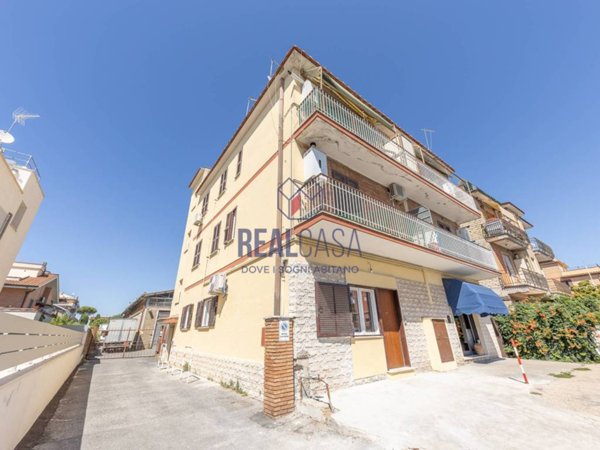 appartamento in vendita a Roma in zona Romanina