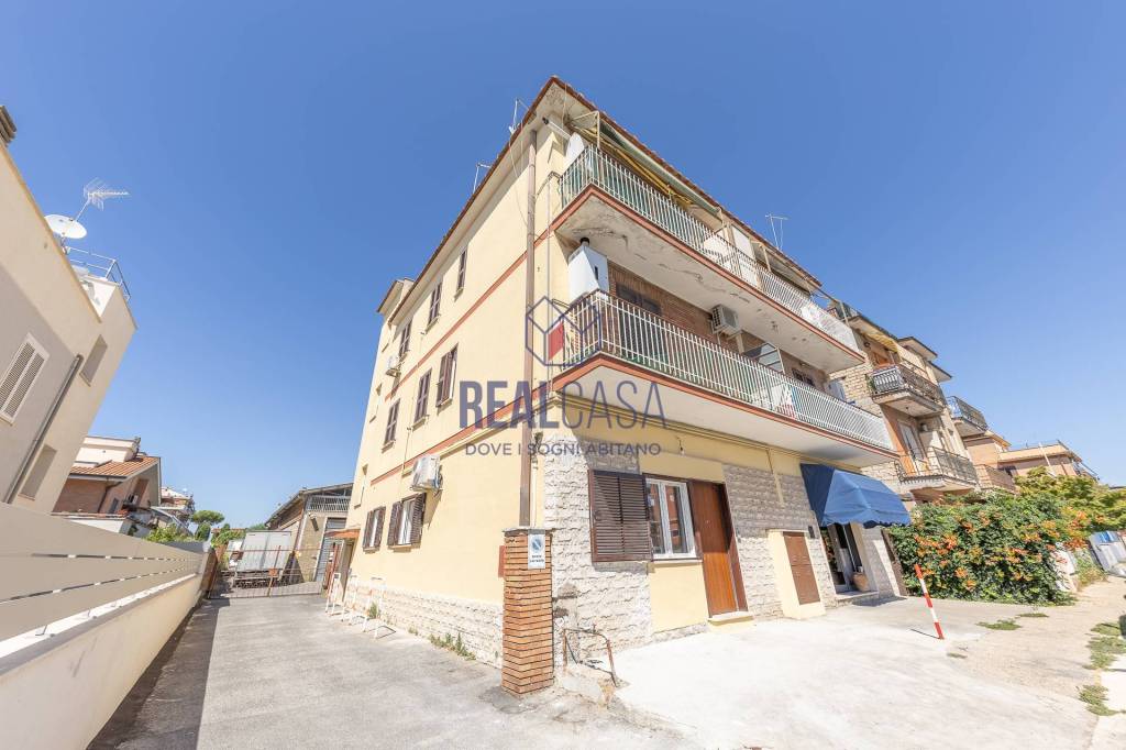 appartamento in vendita a Roma in zona Romanina