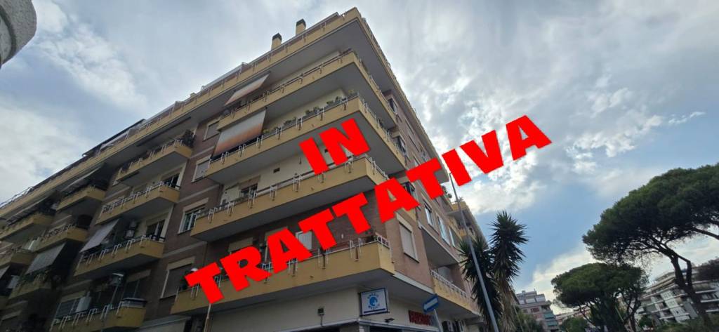 appartamento in vendita a Roma in zona Ostia