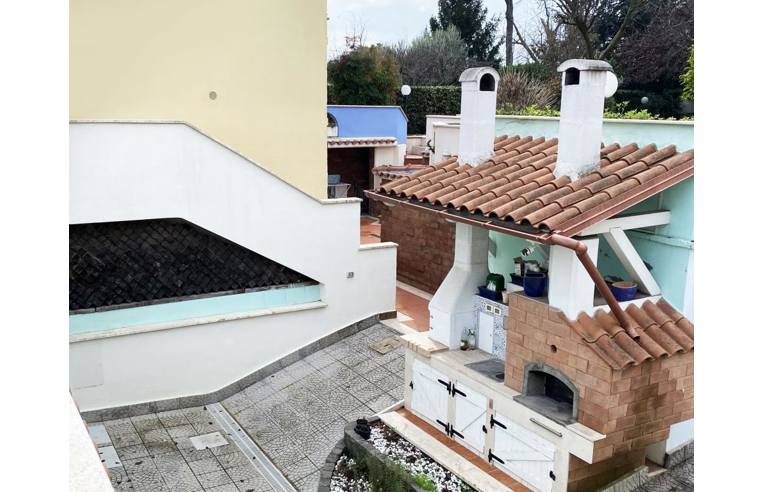 casa indipendente in vendita a Roma in zona Ardeatino
