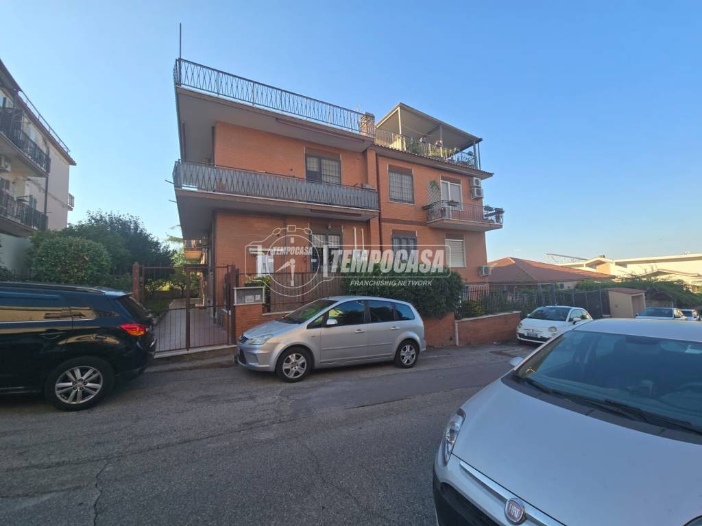 appartamento in vendita a Roma in zona Acilia