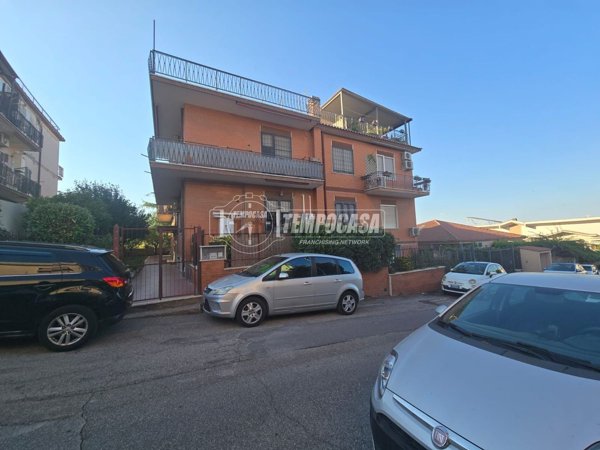 appartamento in vendita a Roma in zona Acilia